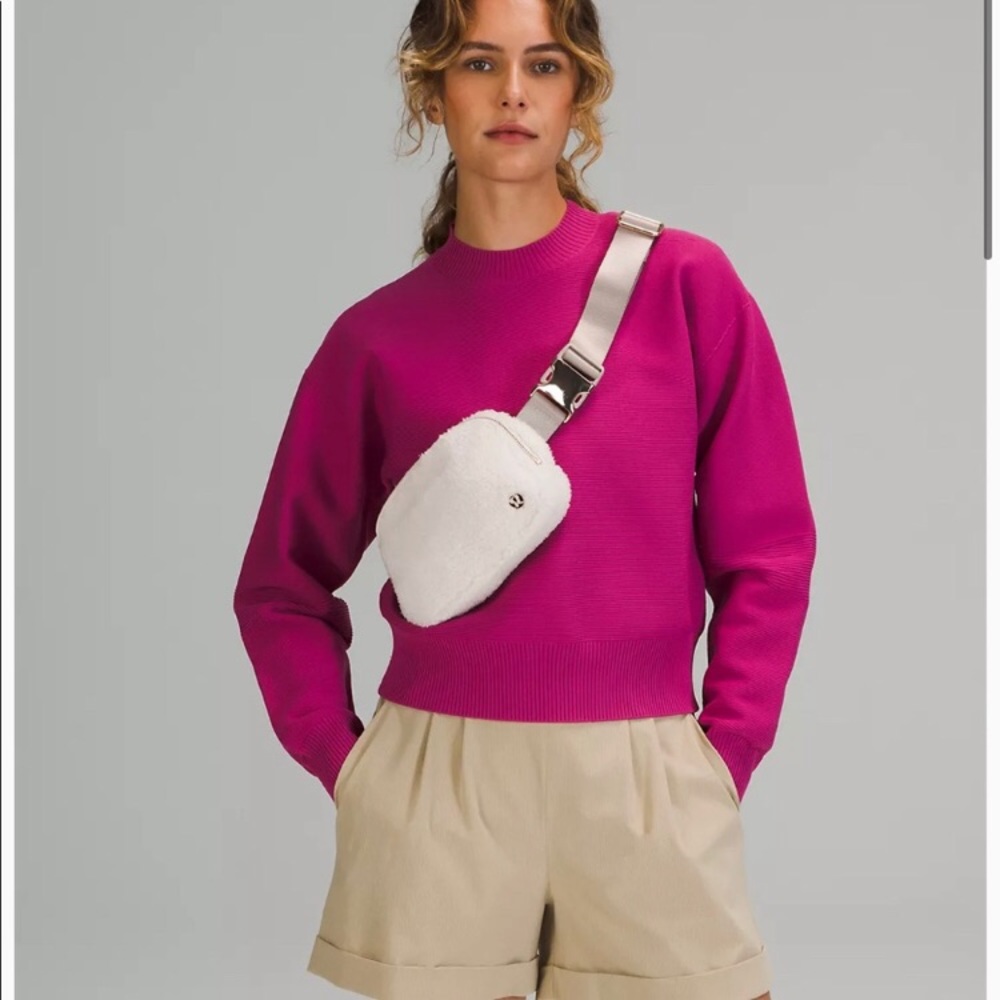 NWT LULULEMON Everywhere Fleece Belt Bag - Picture 5 of 7